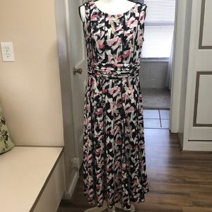 Women’s large/XL dress.